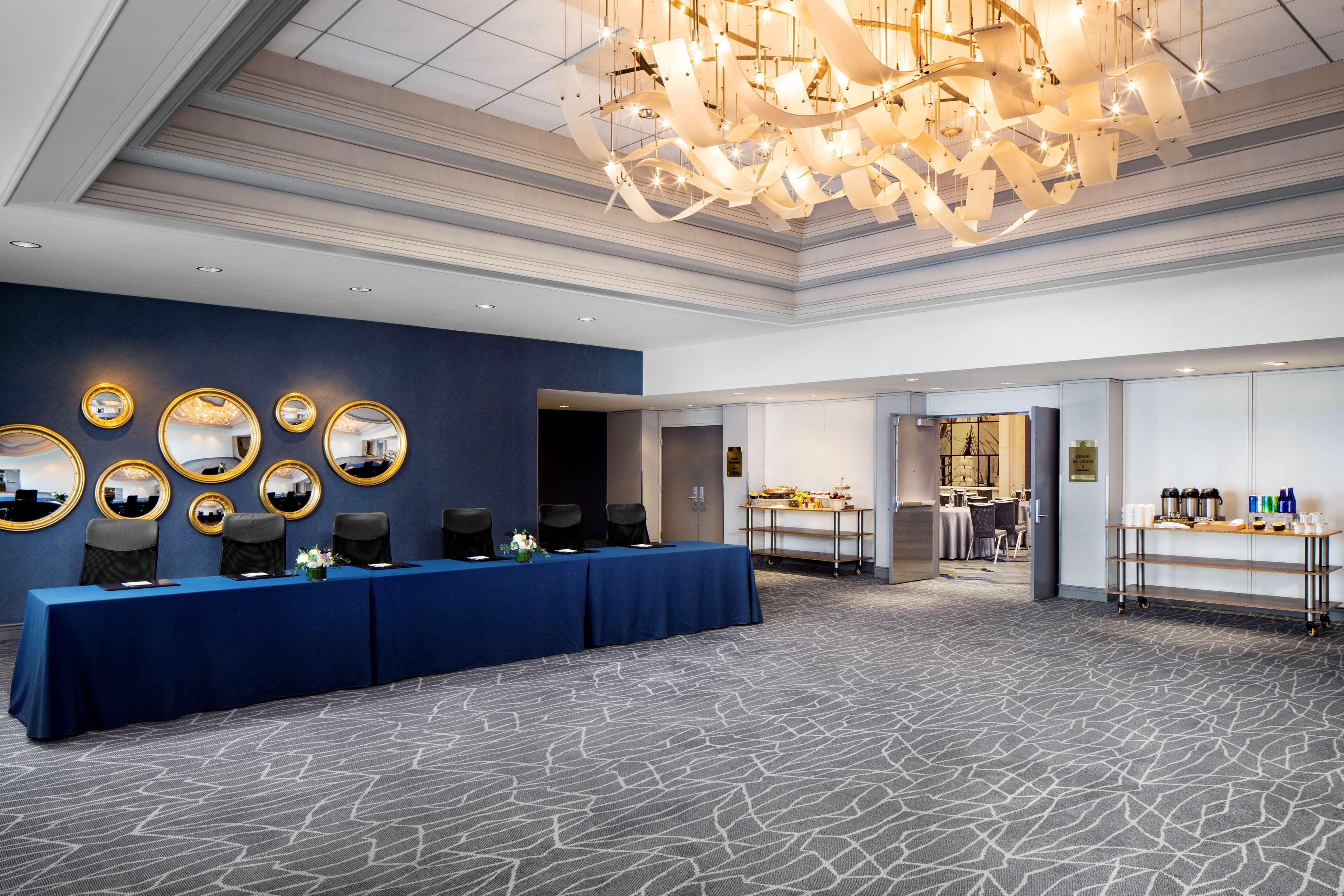 Отель Hyatt Regency Boston Harbor Экстерьер фото