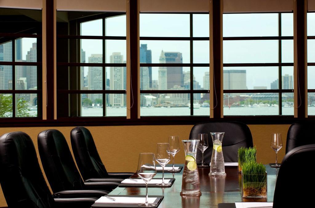 Отель Hyatt Regency Boston Harbor Экстерьер фото